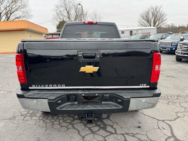 View vehicle photo 2