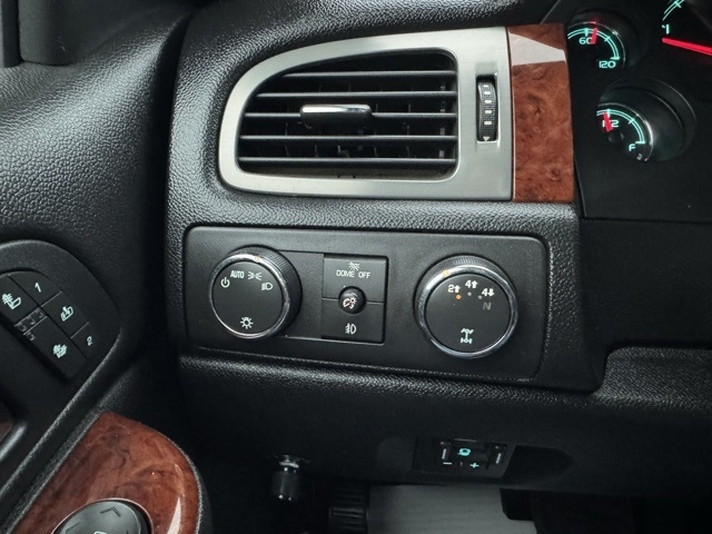 Chevrolet Silverado 3500HD 4WD Crew Cab 167.7" DRW LTZ 2011