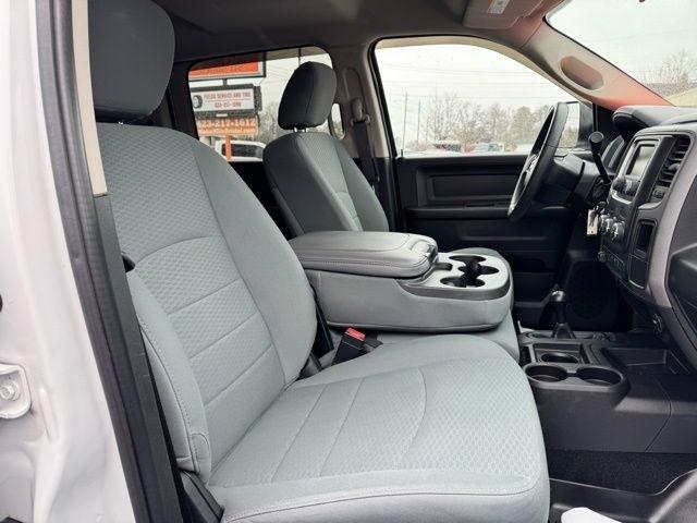 RAM 2500 Tradesman 4x4 Crew Cab 8' Box 2017