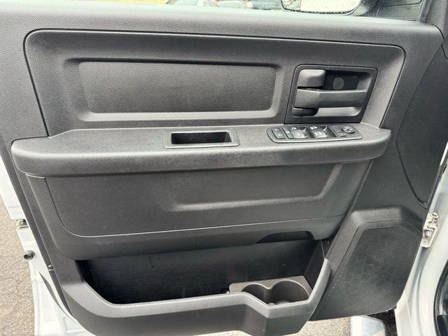 RAM 2500 Tradesman 4x4 Crew Cab 8' Box 2017