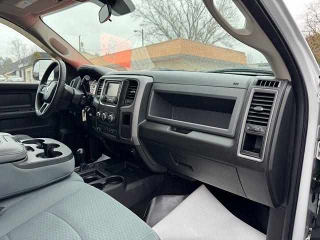 RAM 2500 Tradesman 4x4 Crew Cab 8' Box 2017