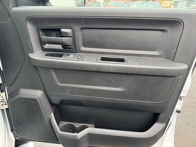 RAM 2500 Tradesman 4x4 Crew Cab 8' Box 2017