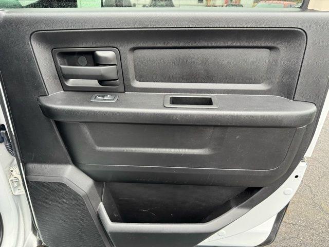 RAM 2500 Tradesman 4x4 Crew Cab 8' Box 2017