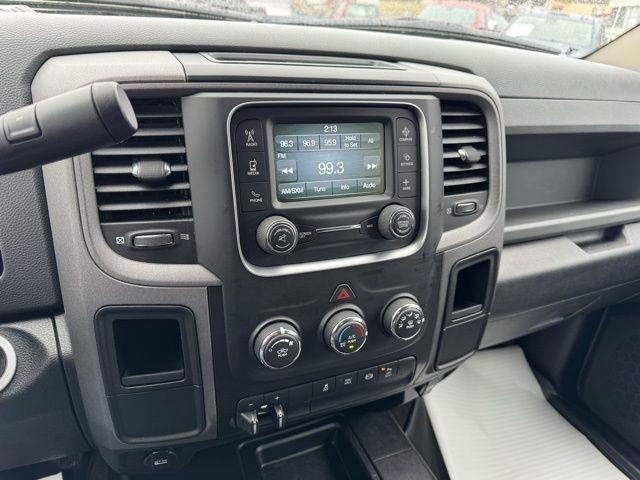 RAM 2500 Tradesman 4x4 Crew Cab 8' Box 2017