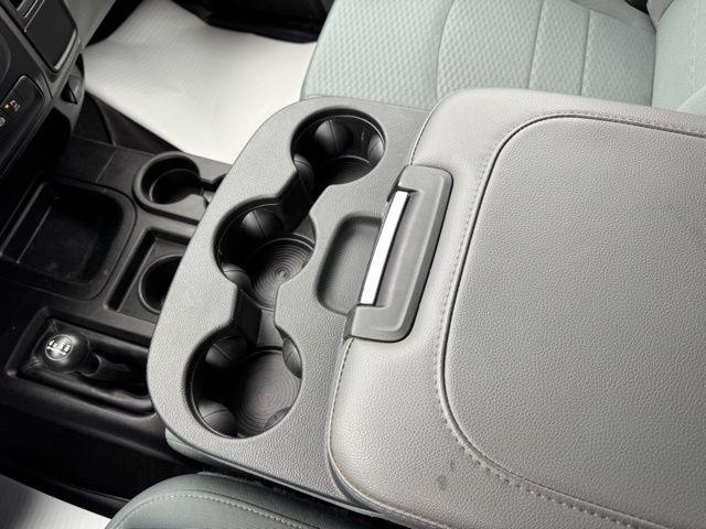 RAM 2500 Tradesman 4x4 Crew Cab 8' Box 2017