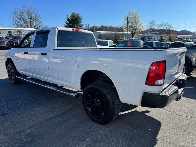 RAM 2500 Tradesman 4x4 Crew Cab 8' Box 2017