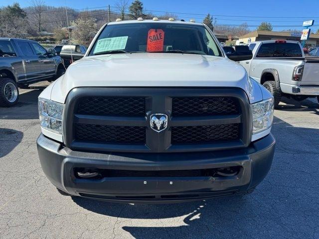 RAM 2500 Tradesman 4x4 Crew Cab 8' Box 2017