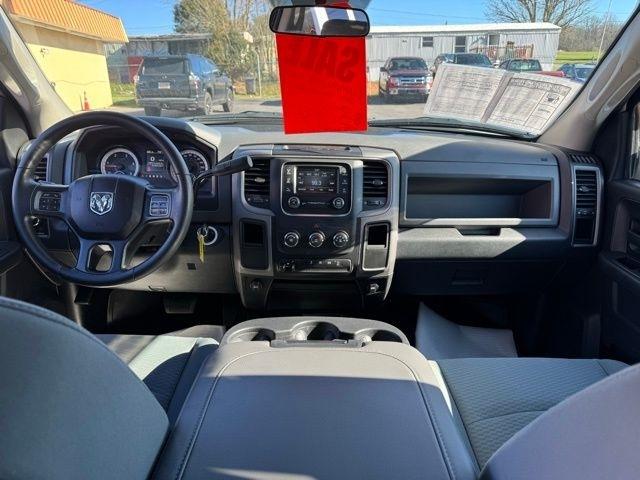 RAM 2500 Tradesman 4x4 Crew Cab 8' Box 2017