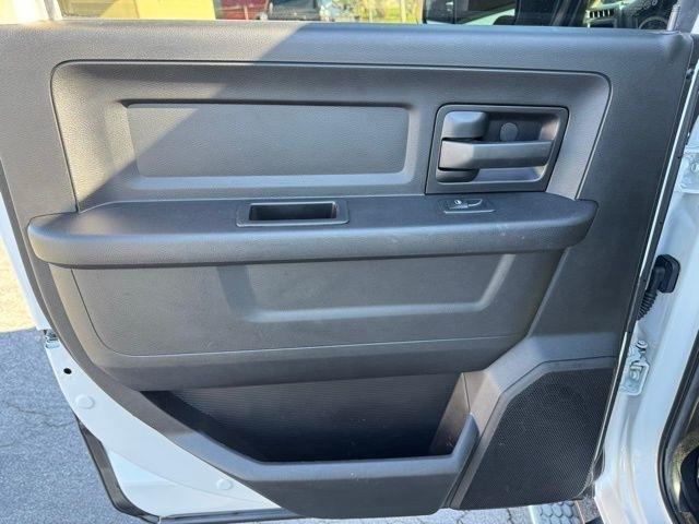 RAM 2500 Tradesman 4x4 Crew Cab 8' Box 2017