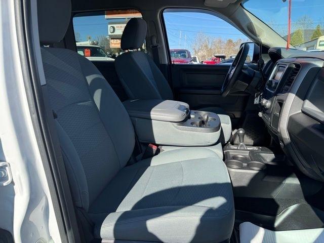 RAM 2500 Tradesman 4x4 Crew Cab 8' Box 2017