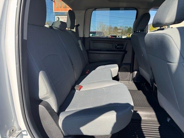 RAM 2500 Tradesman 4x4 Crew Cab 8' Box 2017