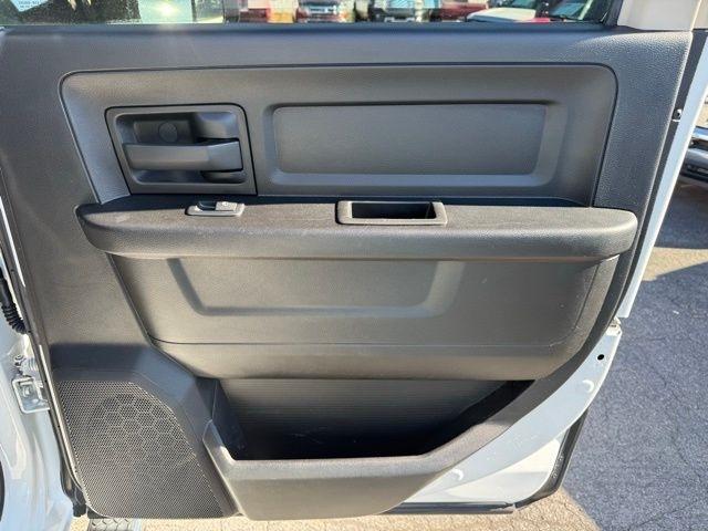 RAM 2500 Tradesman 4x4 Crew Cab 8' Box 2017