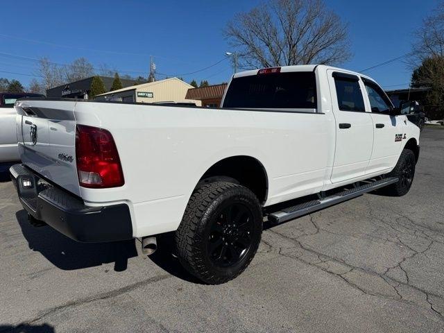 RAM 2500 Tradesman 4x4 Crew Cab 8' Box 2017