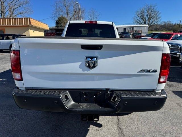 RAM 2500 Tradesman 4x4 Crew Cab 8' Box 2017