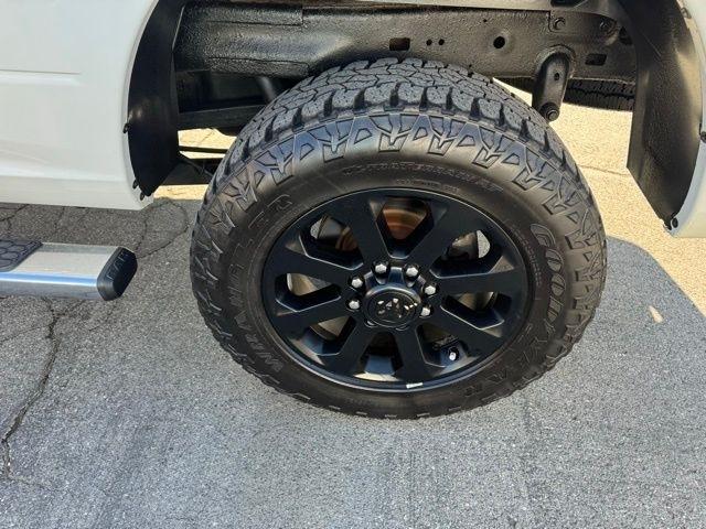 RAM 2500 Tradesman 4x4 Crew Cab 8' Box 2017