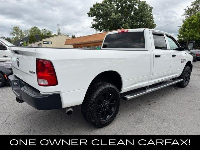 RAM 2500 Tradesman 4x4 Crew Cab 8' Box 2017
