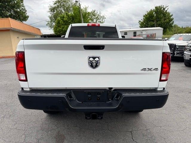 RAM 2500 Tradesman 4x4 Crew Cab 8' Box 2017
