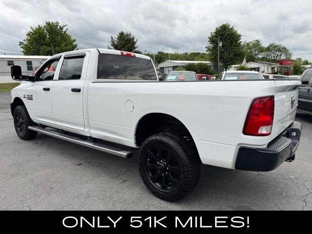 RAM 2500 Tradesman 4x4 Crew Cab 8' Box 2017