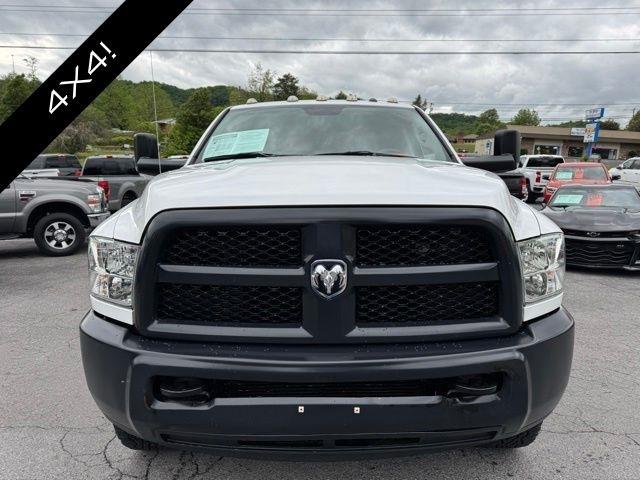 RAM 2500 Tradesman 4x4 Crew Cab 8' Box 2017