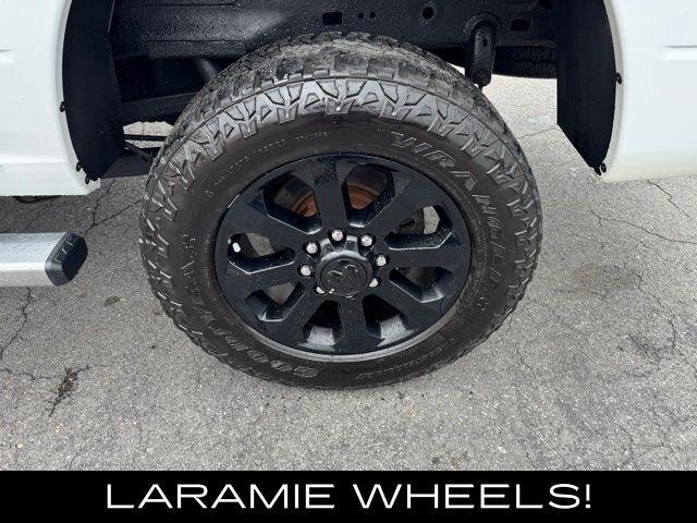 RAM 2500 Tradesman 4x4 Crew Cab 8' Box 2017