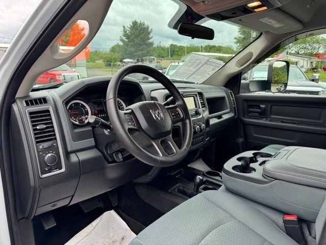 RAM 2500 Tradesman 4x4 Crew Cab 8' Box 2017