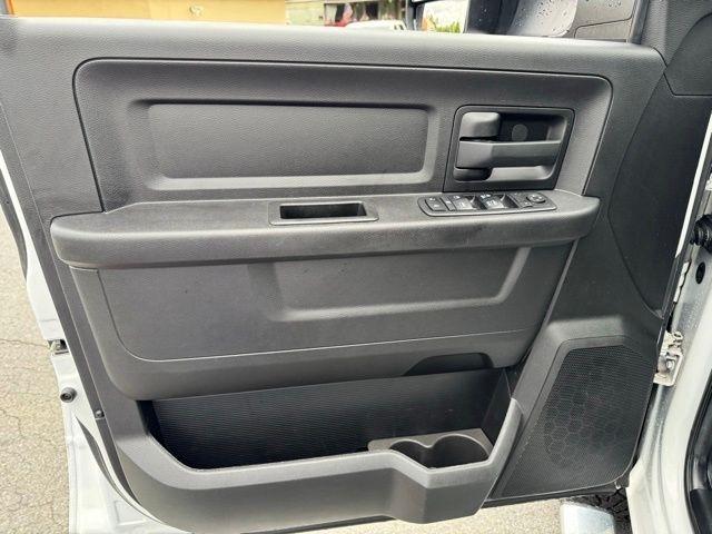 RAM 2500 Tradesman 4x4 Crew Cab 8' Box 2017