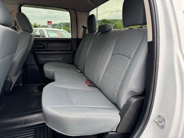 RAM 2500 Tradesman 4x4 Crew Cab 8' Box 2017