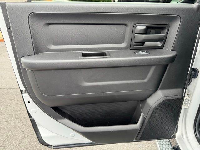 RAM 2500 Tradesman 4x4 Crew Cab 8' Box 2017