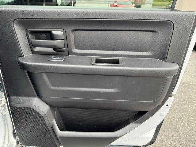 RAM 2500 Tradesman 4x4 Crew Cab 8' Box 2017