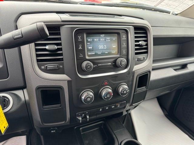 RAM 2500 Tradesman 4x4 Crew Cab 8' Box 2017
