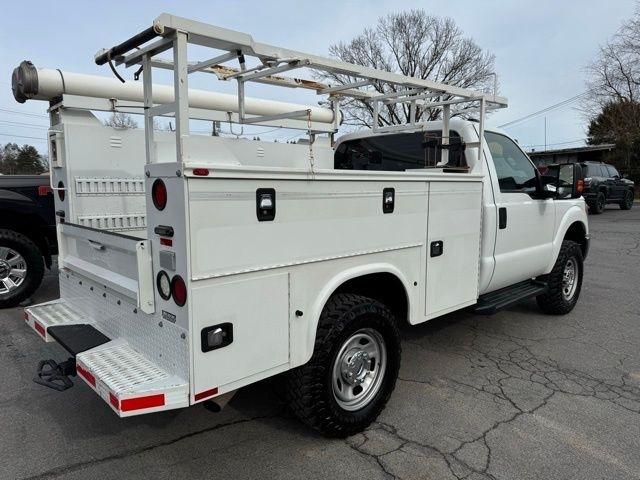 Ford Super Duty F-350 SRW 4WD Reg Cab 137" XLT 2015