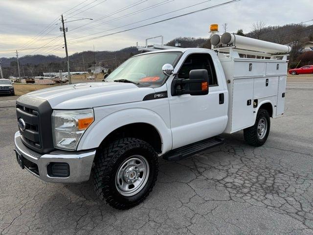 Ford Super Duty F-350 SRW 4WD Reg Cab 137" XLT 2015