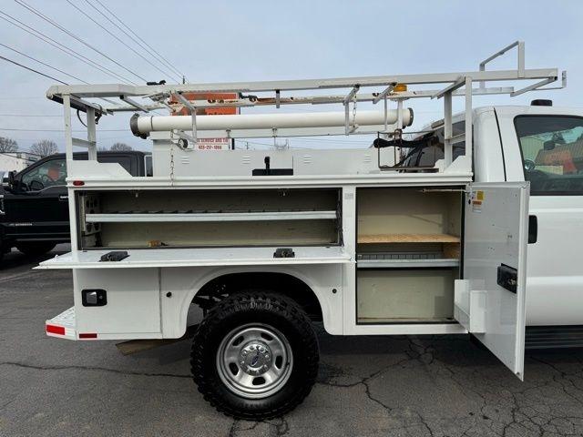 Ford Super Duty F-350 SRW 4WD Reg Cab 137" XLT 2015