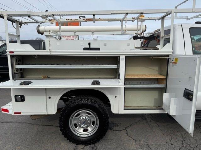 Ford Super Duty F-350 SRW 4WD Reg Cab 137" XLT 2015