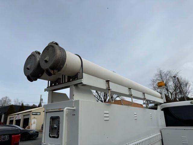 Ford Super Duty F-350 SRW 4WD Reg Cab 137" XLT 2015