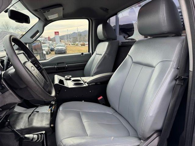 Ford Super Duty F-350 SRW 4WD Reg Cab 137" XLT 2015