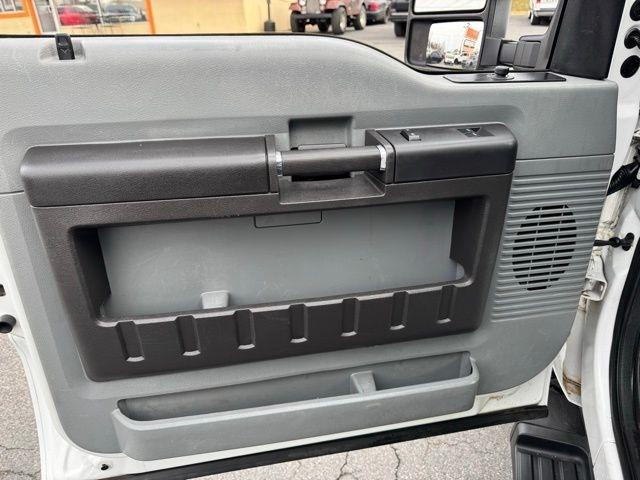 Ford Super Duty F-350 SRW 4WD Reg Cab 137" XLT 2015