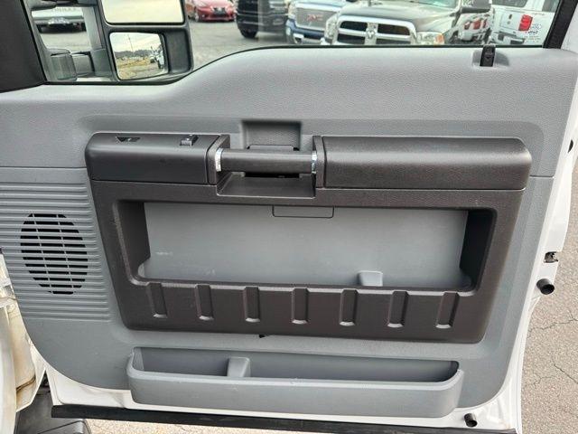 Ford Super Duty F-350 SRW 4WD Reg Cab 137" XLT 2015