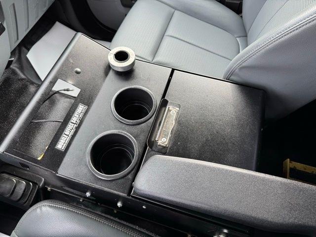 Ford Super Duty F-350 SRW 4WD Reg Cab 137" XLT 2015