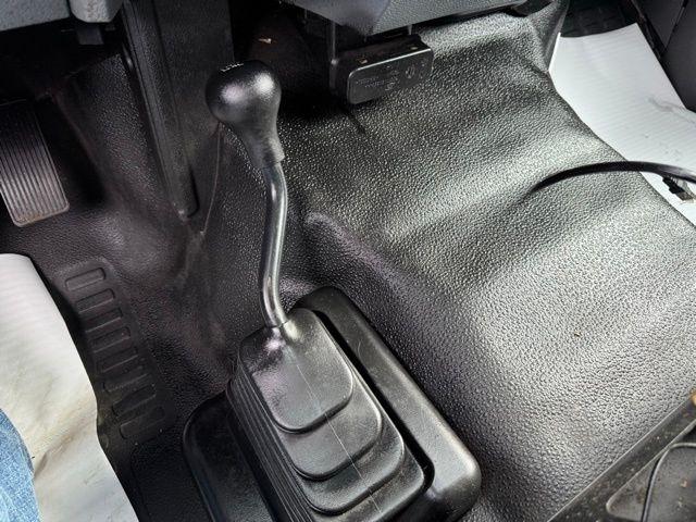 Ford Super Duty F-350 SRW 4WD Reg Cab 137" XLT 2015