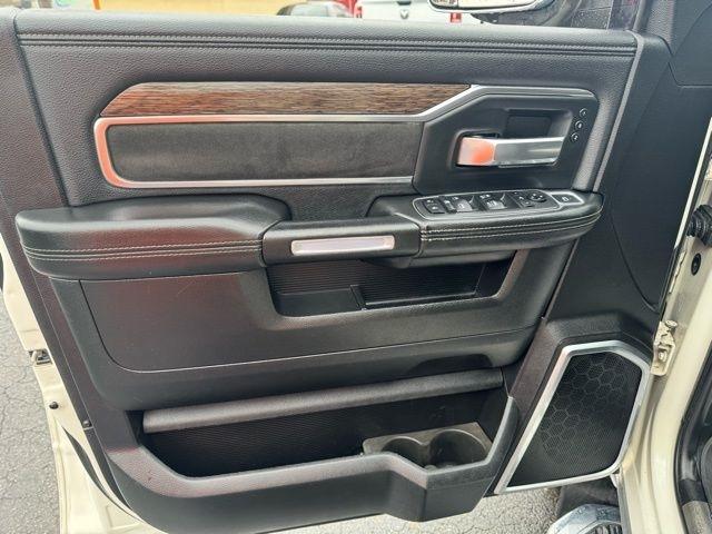 RAM 2500 Laramie 4x4 Mega Cab 6'4" Box 2019