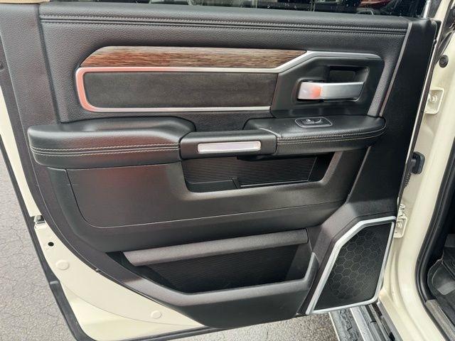 RAM 2500 Laramie 4x4 Mega Cab 6'4" Box 2019