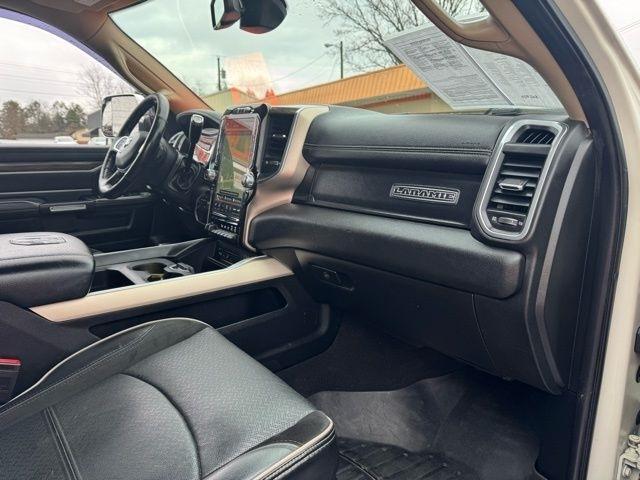 RAM 2500 Laramie 4x4 Mega Cab 6'4" Box 2019
