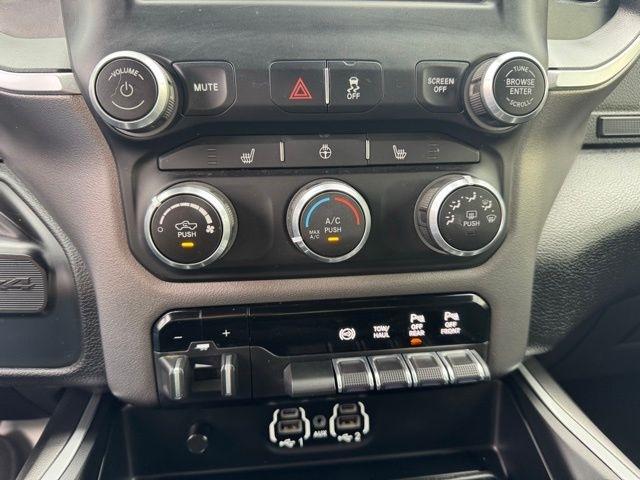 RAM 2500 Big Horn 4x4 Crew Cab 6'4" Box 2022