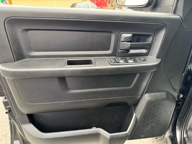 RAM 2500 Tradesman 4x4 Crew Cab 6'4" Box 2018