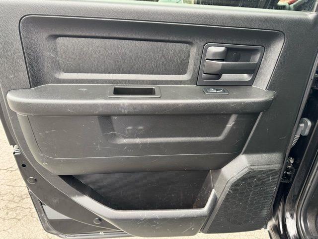 RAM 2500 Tradesman 4x4 Crew Cab 6'4" Box 2018