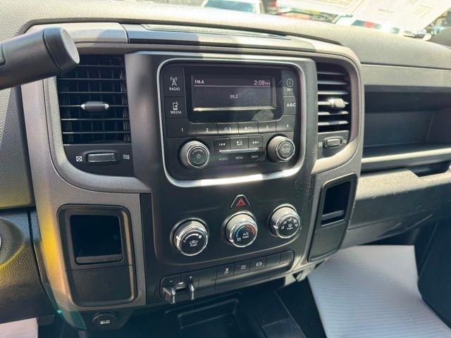 RAM 2500 Tradesman 4x4 Crew Cab 6'4" Box 2018
