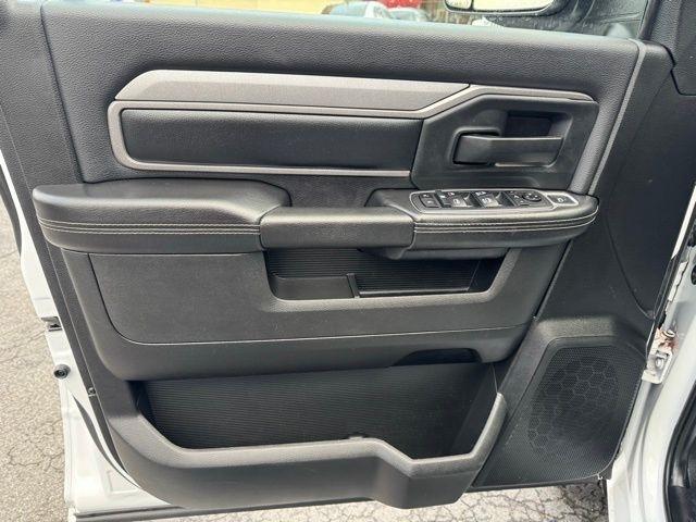 RAM 3500 Tradesman 4x4 Crew Cab 8' Box 2020