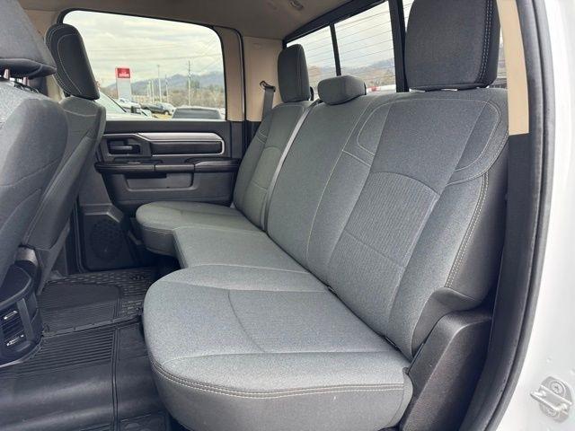 RAM 3500 Tradesman 4x4 Crew Cab 8' Box 2020