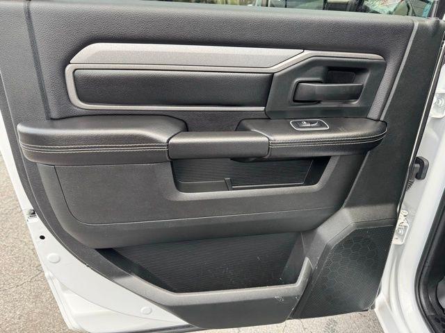 RAM 3500 Tradesman 4x4 Crew Cab 8' Box 2020